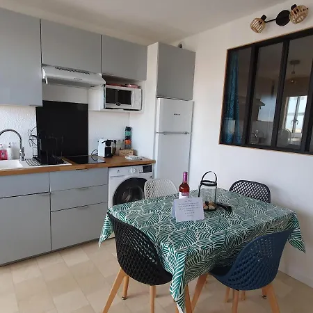 Agreable Renove A 100m De La 3eme Etage Sans Ascenseur Apartman